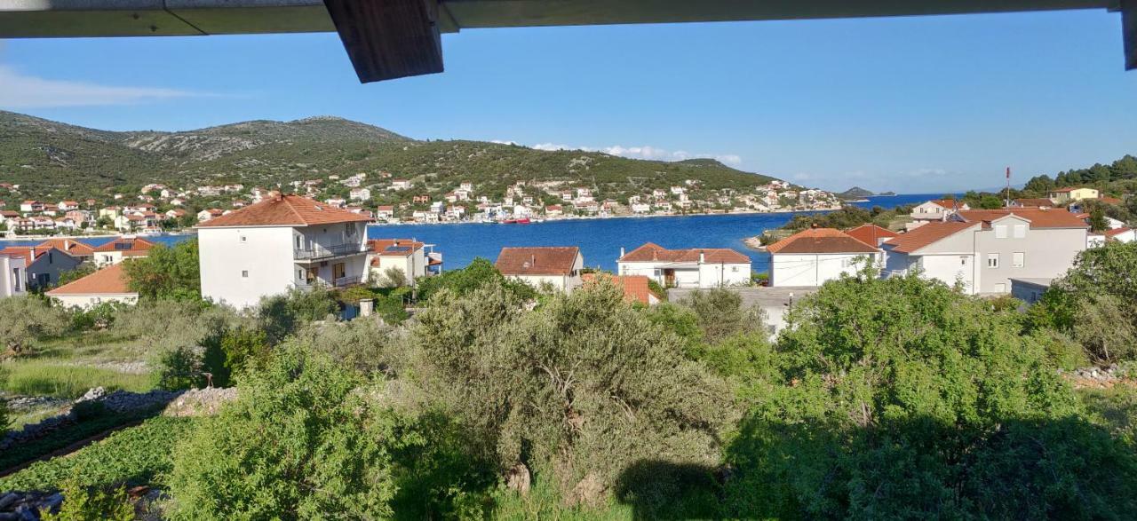 Guest House Maslina Vinišće المظهر الخارجي الصورة