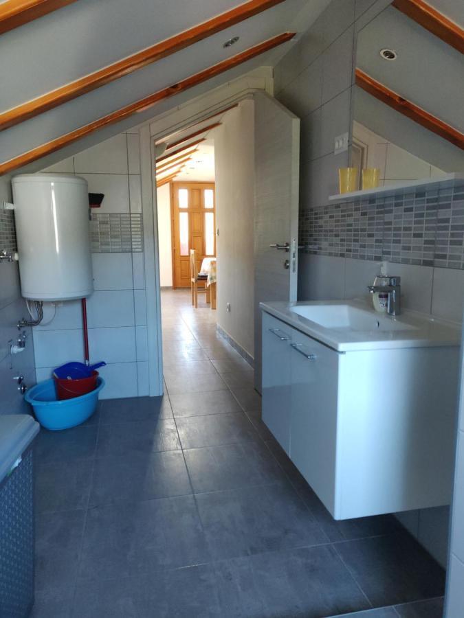 Guest House Maslina Vinišće المظهر الخارجي الصورة